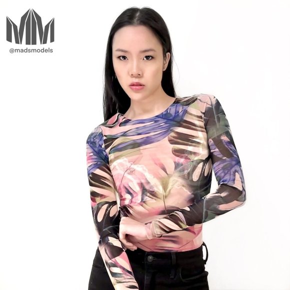 Marciano l Pink Blue Green Tropical Monstera Leaf Print Mesh Long Sleeve Top - Picture 1 of 6